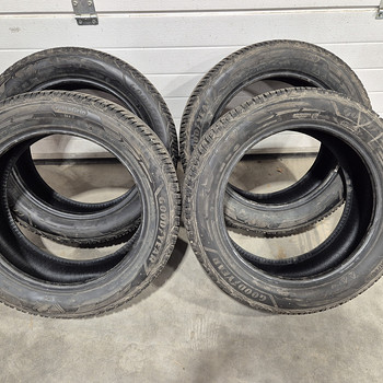 Goodyear Ultragrip Ice 3 XL 215 55 R17 (2025)