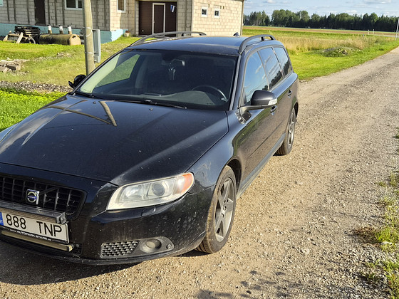 Volvo V70 2.4 136kw tervikuna varuosadeks