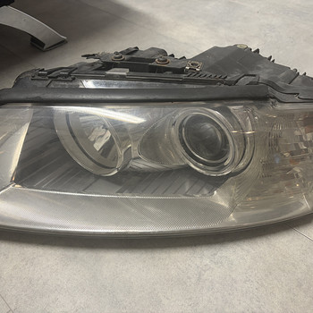 Audi a8 d3 esituled