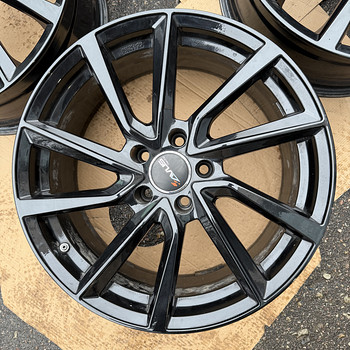 18" Avus veljed 5x112 + andurid