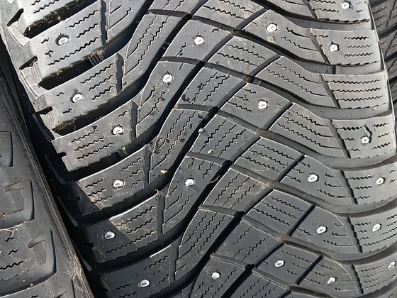 255 55 18 Goodyear UltraGrip Arctic 2 velgedega 5x130