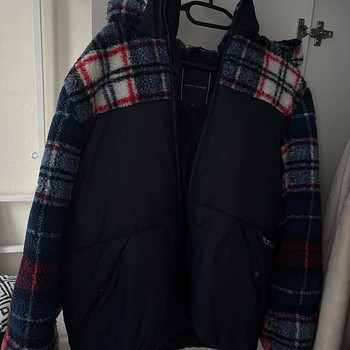 Tommy Hilfiger Mixed-Media Puffer Jacket