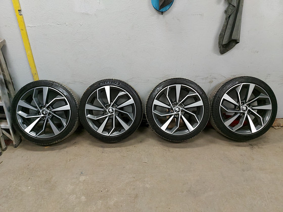 Skoda superb R19 veljed.