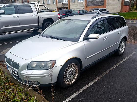 VOLVO V50