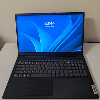 Lenovo V15 G4 AMN | Ryzen 5 7520U / 16GB / 256GB + Office