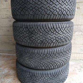 235/50R19 Nokian Hakkapeliitta R5 EV M+S(7,3-8,3mm)
