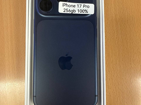 Apple iPhone 17 Pro 256Gb как новый, синий