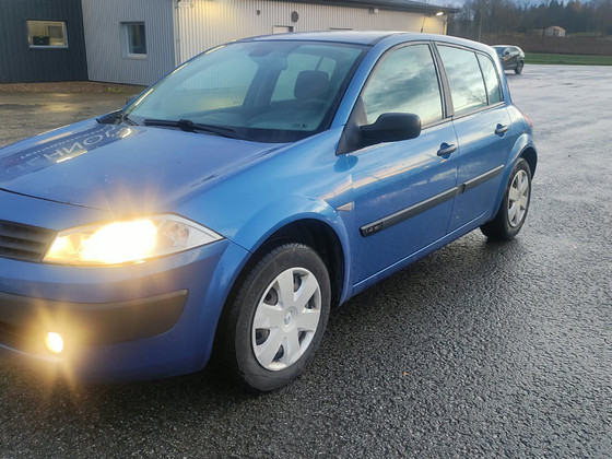 RENAULT MEGANE 1.4 BENSIIN ÜV 10.27 REG. MAKSTUD