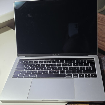 Apple MacBook Pro 13 A1989 16GB Touchbar