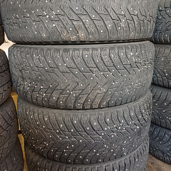 Шипованные шины nokian 215/60 16"