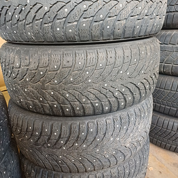 Зимние шины Nokian 205/55 16"