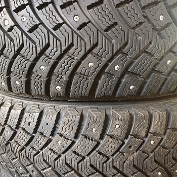 Шипованные шины Michelin 175/70 14"