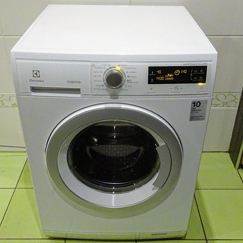 Стиральная машина Electrolux EWF1486GDW2 с функцией пара