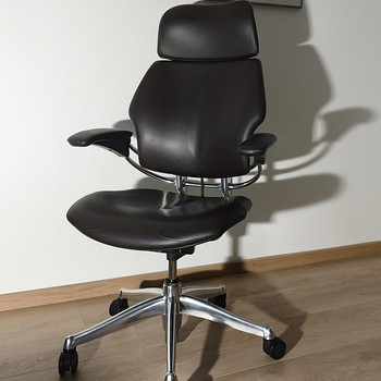 Humanscale Freedom Headrest — эргономичное кресло премиум-класса