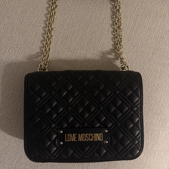 Love moschino