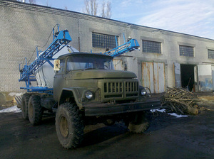 Самоходный опрыскиватель на базе ЗИЛ 131 (3 фото из 3)