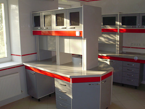 Лабораторні меблі від SpecMed (3 фото з 3)