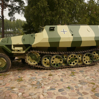 Броневик ОТ-810