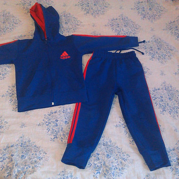 Детский спортивный костюм