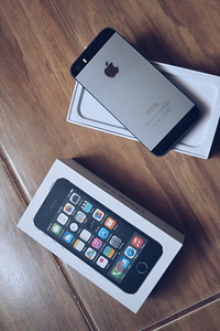 iPhone 5s (1 фото из 3)
