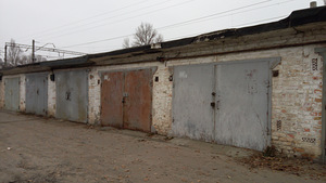 Кирпичный гараж (1 фото из 3)