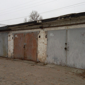 Кирпичный гараж