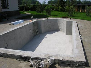 Бетонный бассейн (1 фото из 3)