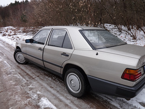 Mercedes-Benz 250 (4 foto no 5)