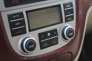 Hyundai Santa Fe (8 фото из 10)