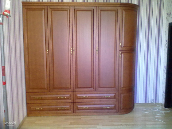 Шкаф