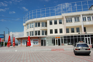 Торгівельний центр 50/50 (8 фото з 8)