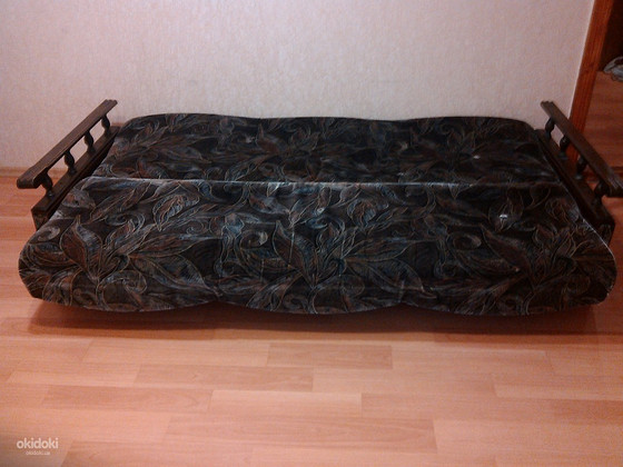 Диван