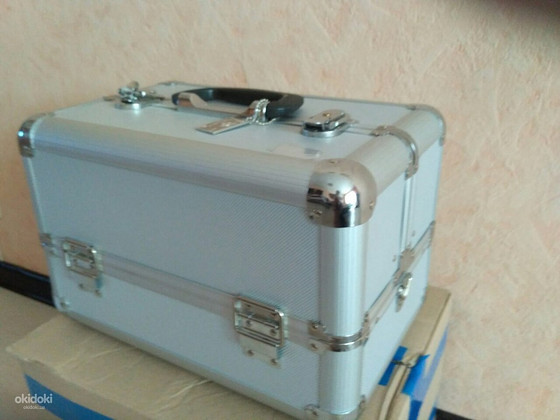 Кейс металлический для косметики
