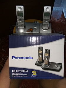 Цифровий бездротовий телефон Panasonic (1 фото з 2)