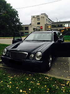 Mercedes-Benz E 240 (1 фото из 6)