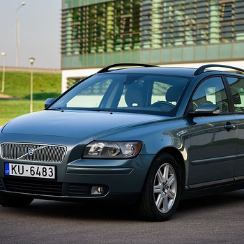 VOLVO V50