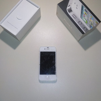 На запчастини Iphone 4 8Gb
