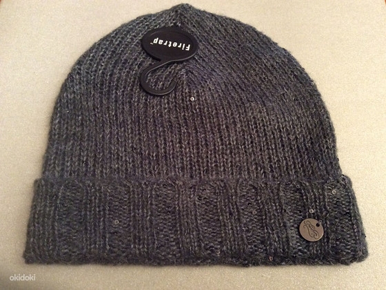 Серая новая шапка Firetrap