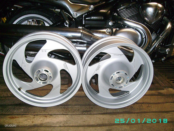 Suzuki intruder vz 1500 veljed