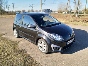 Renault Twingo RS (2 фото из 4)