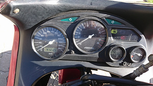 Suzuki GSX 750F (8 фото из 9)