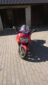 Suzuki GSX 750F (2 фото из 9)