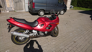 Suzuki GSX 750F (7 фото из 9)
