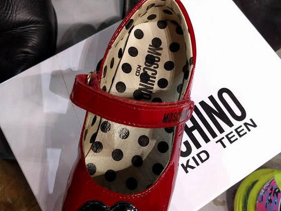 Moschino lakknahast kingad, suurus 29