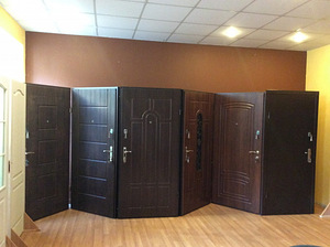 Металлические двери для дома и квартир (1 фото из 3)