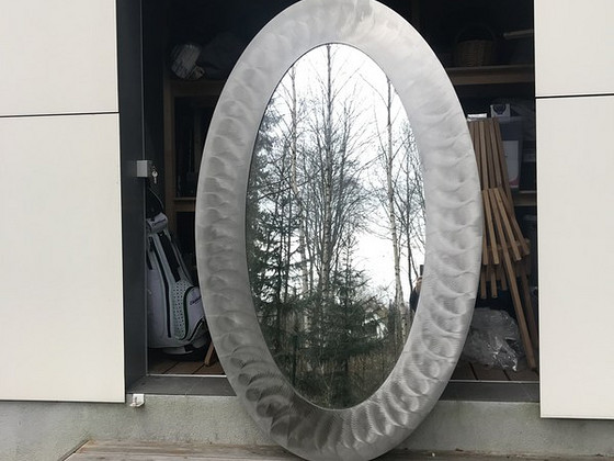 Design зеркало в раме из нержавейки