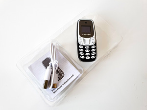 Миниатюрная копия Nokia 3310 (7 фото из 7)