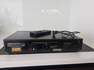 CD Technics SL-P500 (6 фото из 7)