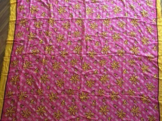 Новый платок Guess 120x120