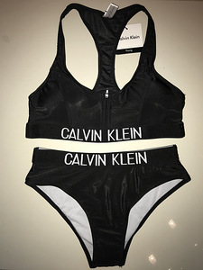 Calvin Klein peldkostīms S (1 foto no 2)
